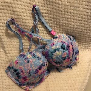 Pink Victoria Secrets bra